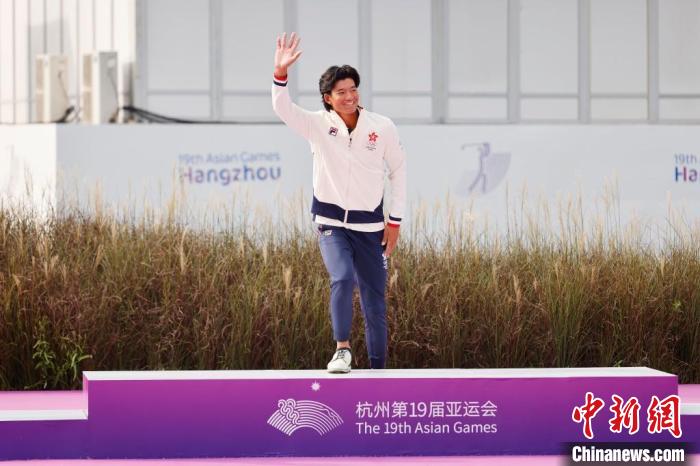 中国香港选手许龙一杭州亚运会高尔夫赛夺金 创
