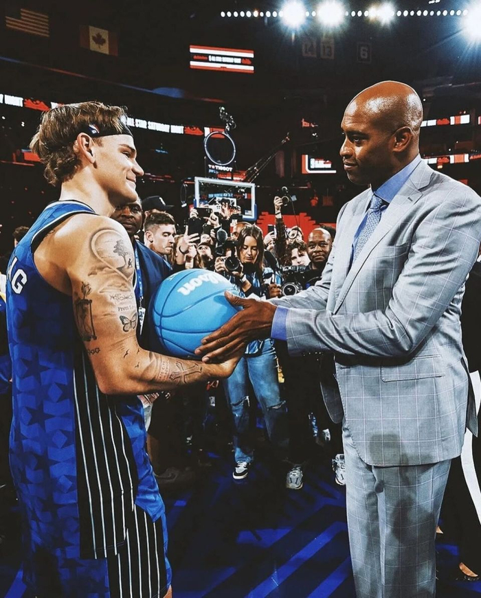 发展联盟场均38.3分却难获NBA认可，麦克朗正负值