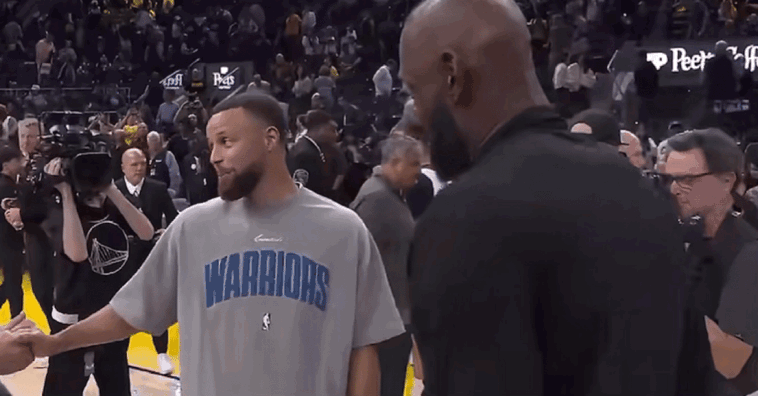 库里穿詹姆斯签名鞋致敬，湖人客场大胜勇士